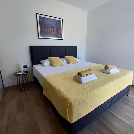 Holiday home Luxury Tara *